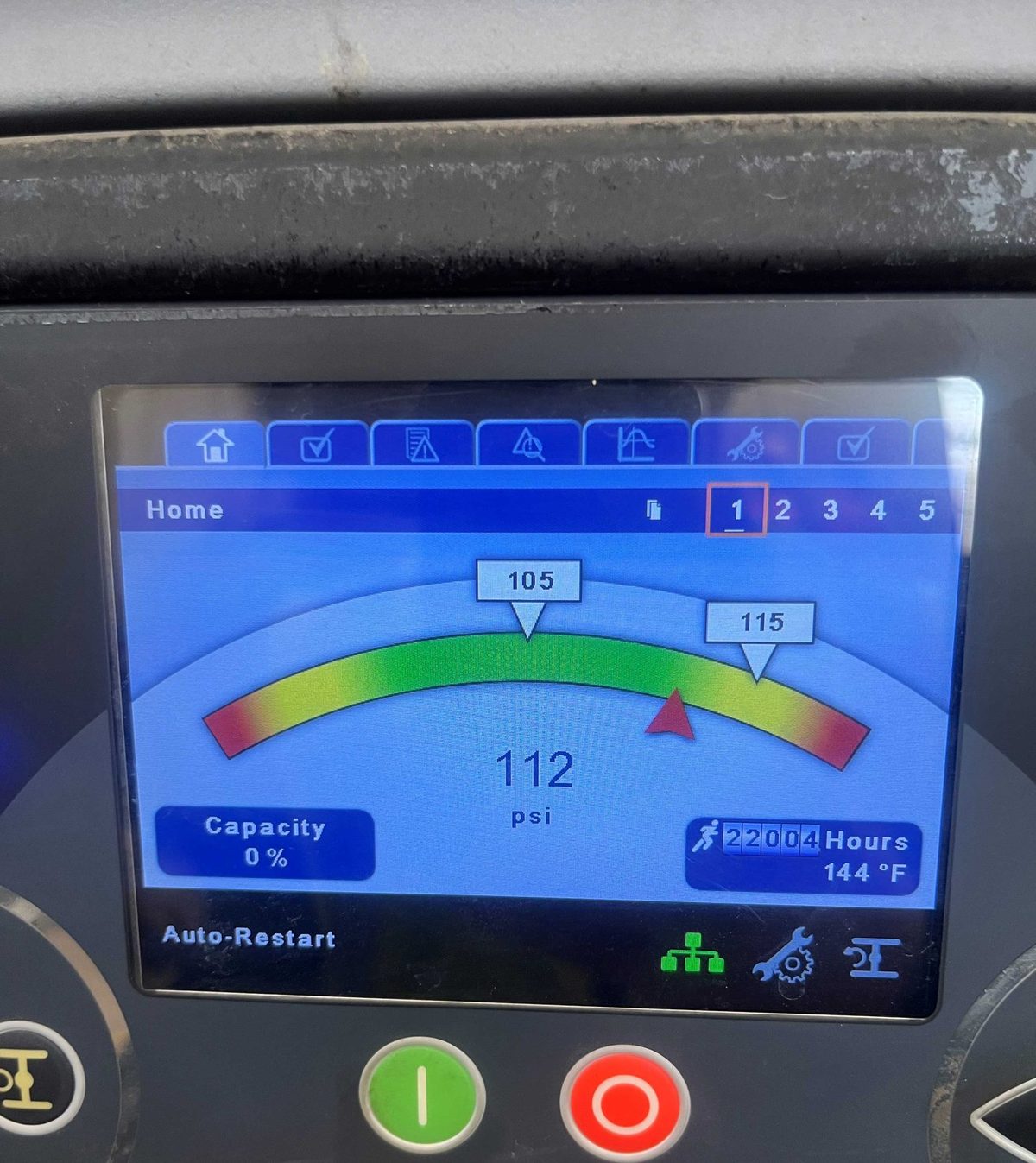 Air compressor controller showing 0% capacity while running — compressed air audit finding