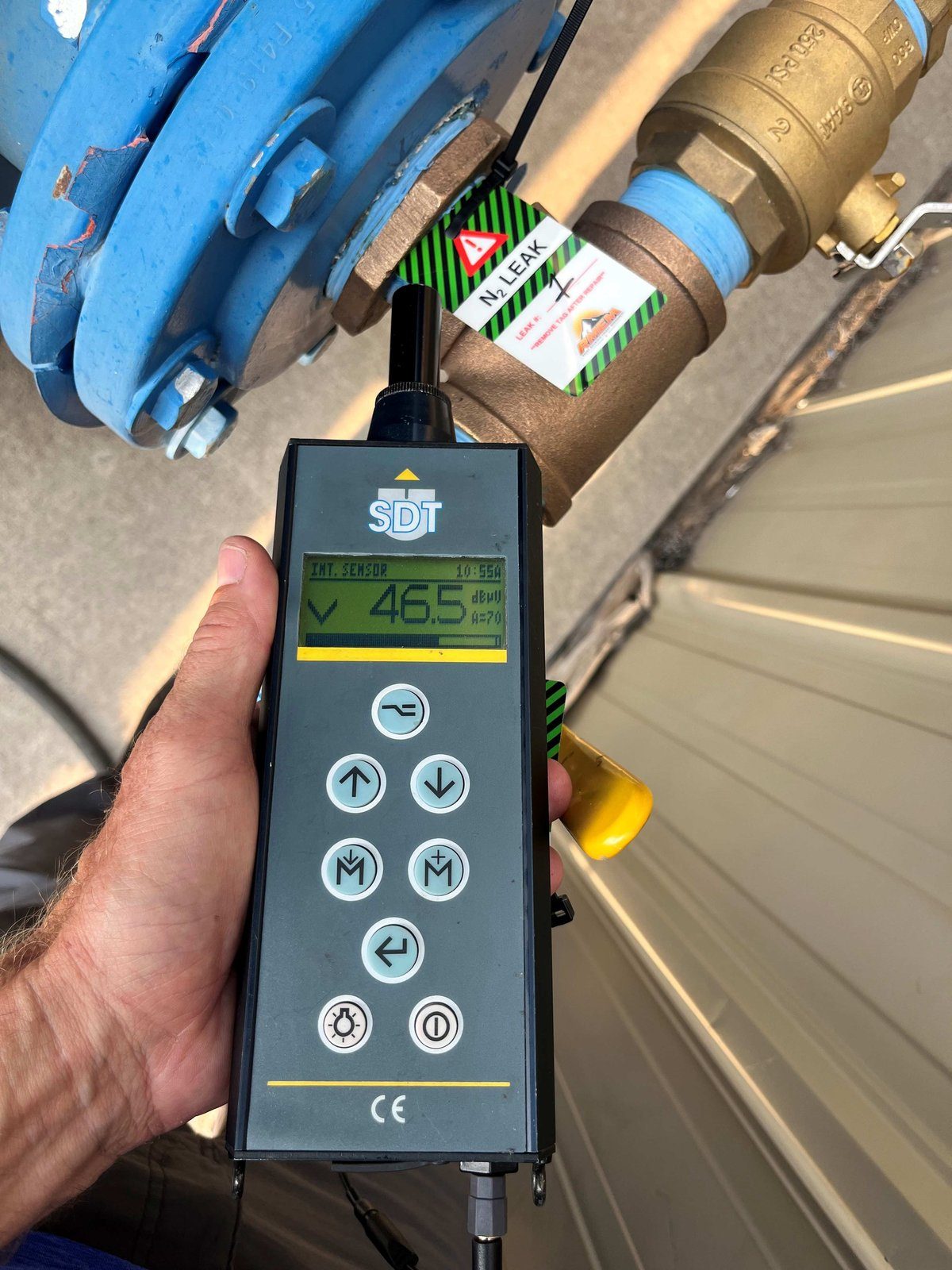 Ultrasonic leak detection on industrial nitrogen line with leak tag
